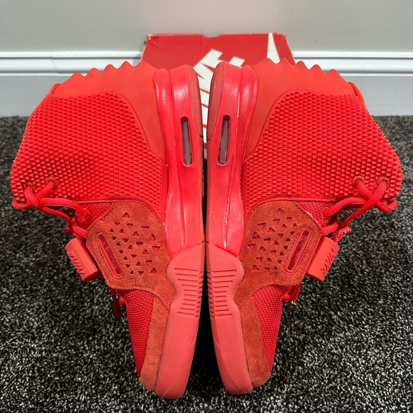 Nike Air Yeezy 2 SP Kanye West Red October Sneakers 2014 - Picture 9 of 15